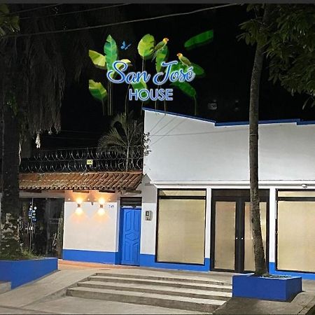 San Jose House Hotel เลติเซีย ภายนอก รูปภาพ